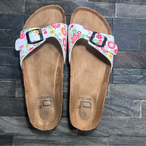 Betani began leather floral slides size 8.5 - Picture 4 of 8